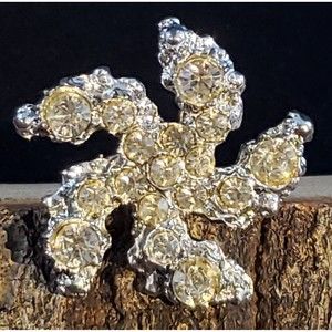 Vtg Clear Round Rhinestone, Silver Tone, Swirling Star Shaped Metal Brooch/Pin